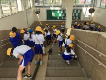 ４年　総合的な学習の時間「地下道ボランティア」