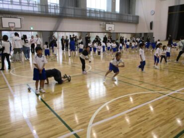 １年　ＰＴＡ親子活動「親子ふれあい運動遊び」