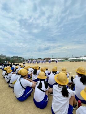 五位中運動会の応援合戦を見学