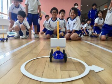 ３年　理科「風の力で動く車を走らせてみよう」