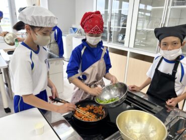 ６年　家庭「できること増やしてクッキング」