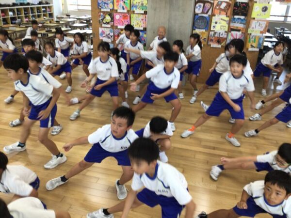 踊りの練習
