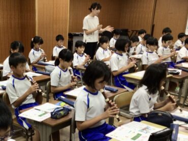 ４年　音楽「せんりつのとくちょうに合ったふき方でえんそうしましょう」