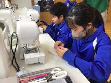 ５年　家庭「ミシンで楽しくソーイング」