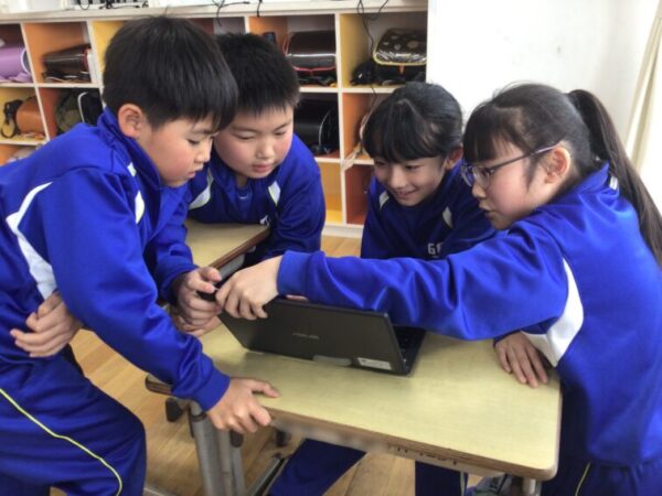 ３年　総合的な学習の時間「五位小フラワープロジェクト」