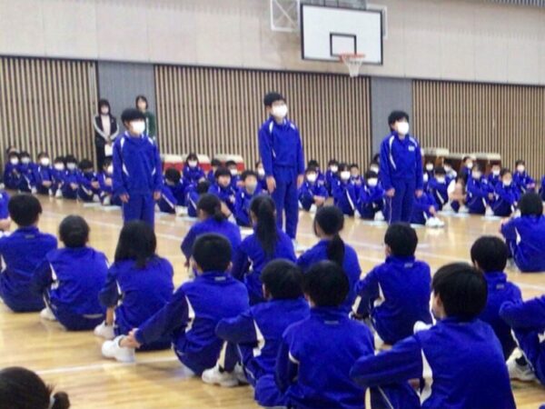 委員会引継ぎ式